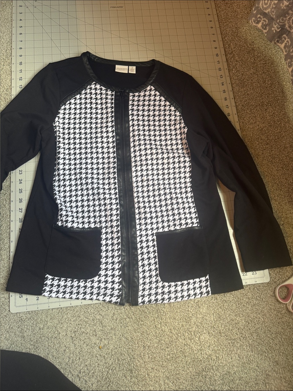 Chico's Black & White Houndstooth Zip-Front Blazer